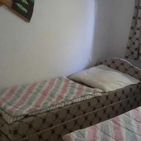 Takacs Apartman إيغال